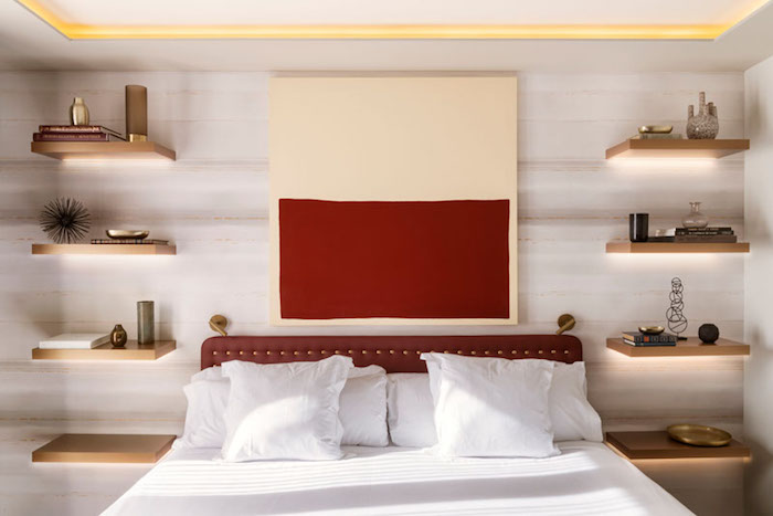 Идея дизайна для спальни: альтернатива прикроватным тумбочкам
