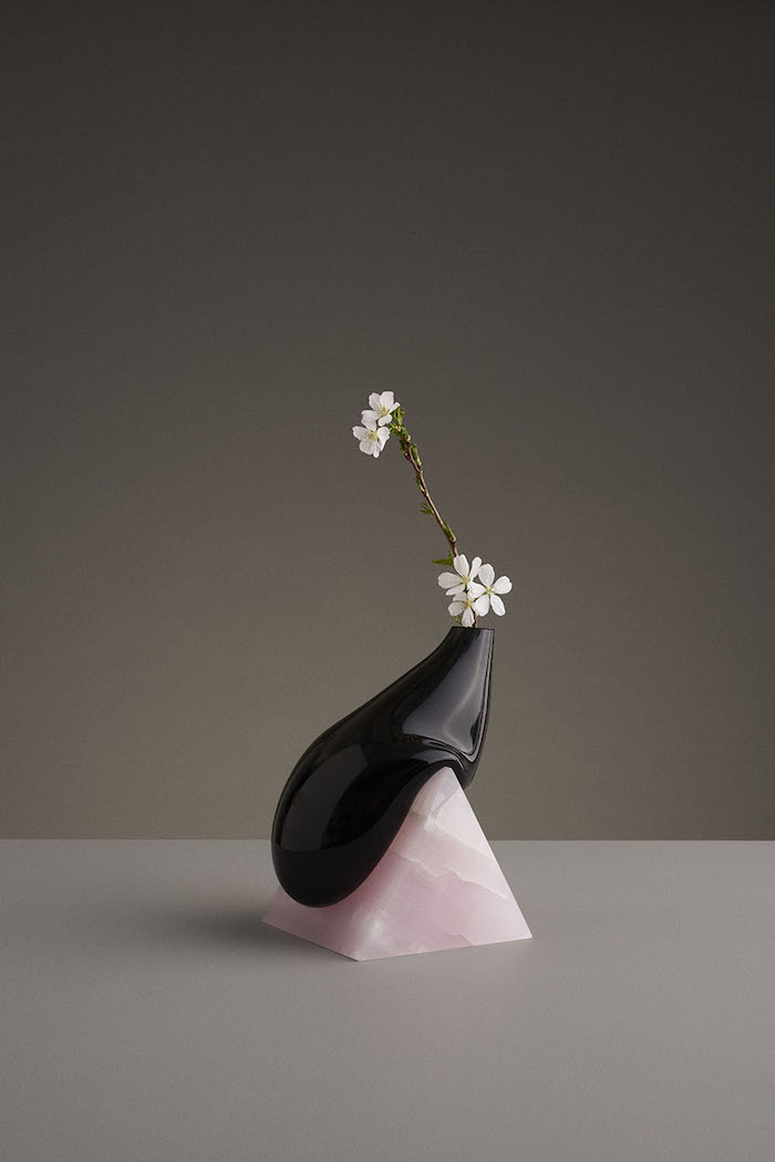 Indefinite Vases: необычные "стекающие" вазы от Studio E.O