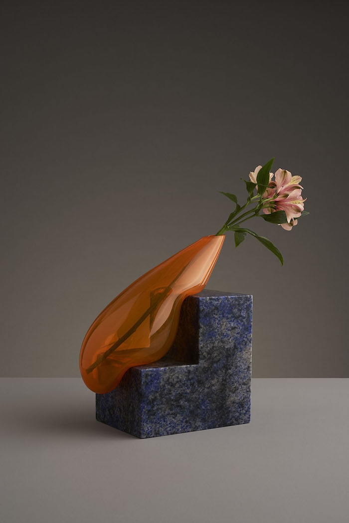 Indefinite Vases: необычные "стекающие" вазы от Studio E.O