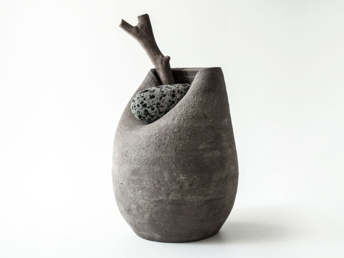 Vase Stone - коллекция необычных ваз от дизайнера Martin Azua