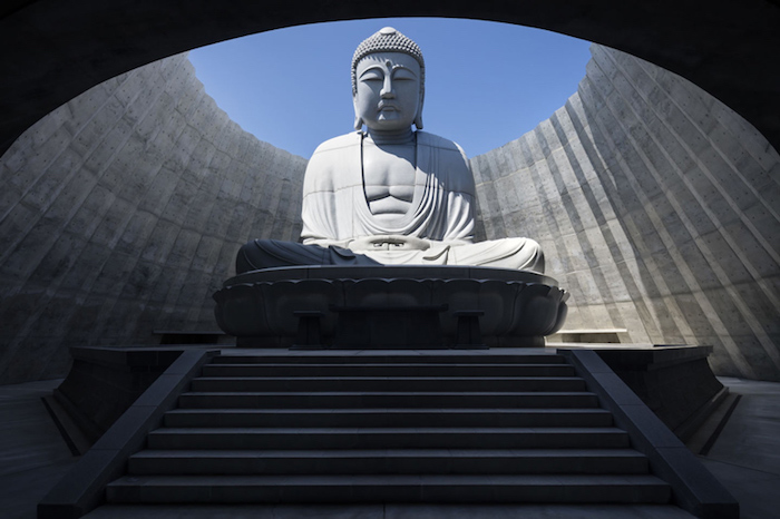 Тадао Андо: молитвенный зал вокруг 13-метровой статуи Будды