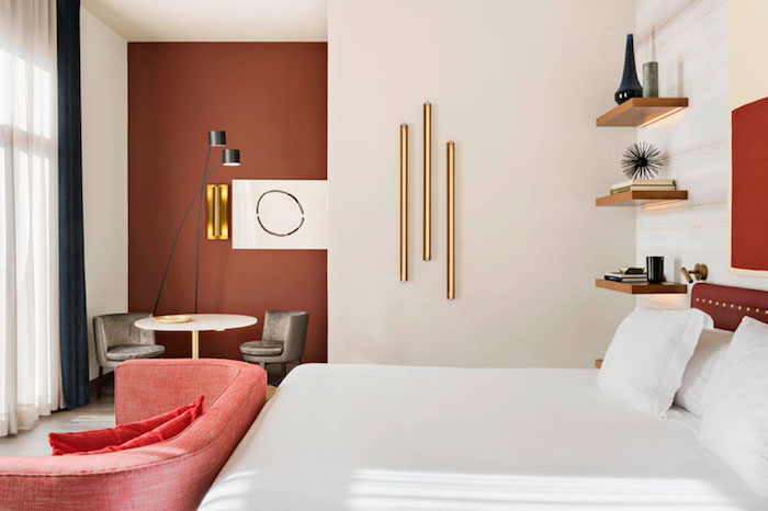 Идея дизайна для спальни: альтернатива прикроватным тумбочкам